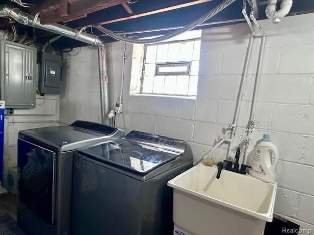 4592 Helen St, Dearborn, MI 48126
