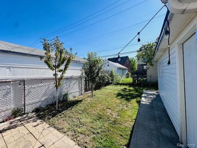 4592 Helen St, Dearborn, MI 48126