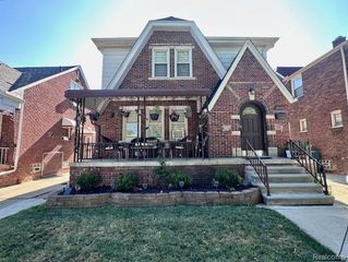 4592 Helen St, Dearborn, MI 48126