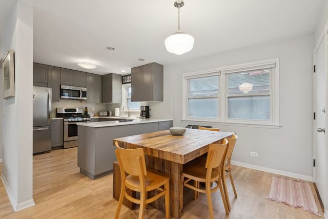 4229 N Kedvale Avenue 3B, Chicago, IL 60641