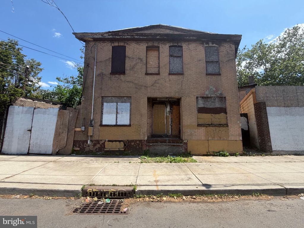 331 FERRY ST, Trenton, NJ 08611