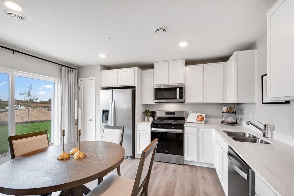 13728 Kaylemore Trail, Rosemount, MN 55068