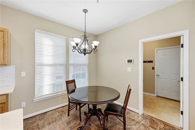 2639 Royal Gateway, Beavercreek, OH 45431