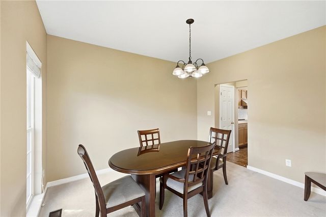 2639 Royal Gateway, Beavercreek, OH 45431