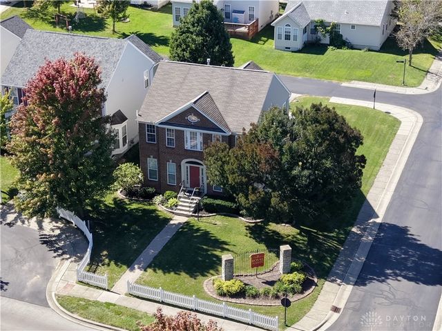 2639 Royal Gateway, Beavercreek, OH 45431