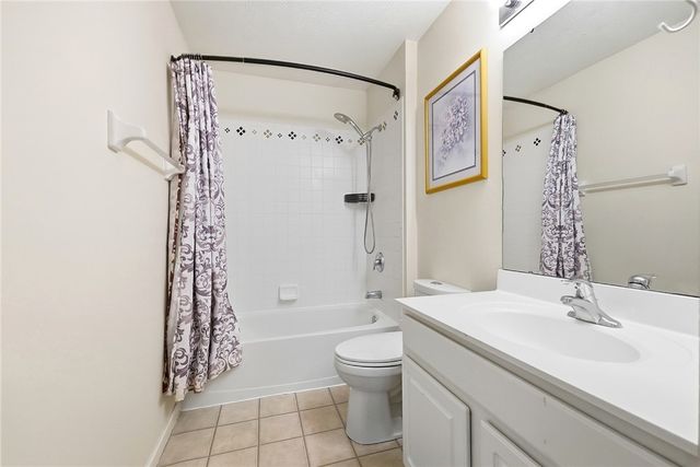 2639 Royal Gateway, Beavercreek, OH 45431