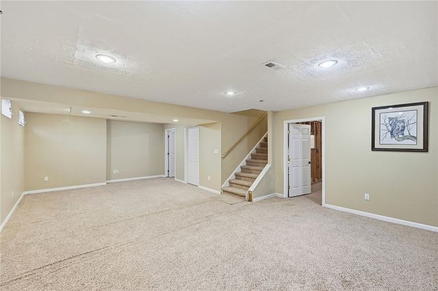 2639 Royal Gateway, Beavercreek, OH 45431