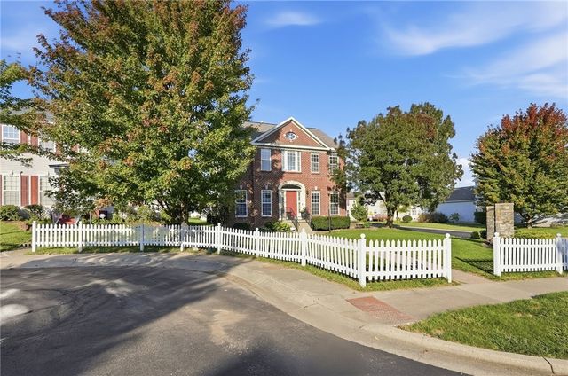 2639 Royal Gateway, Beavercreek, OH 45431