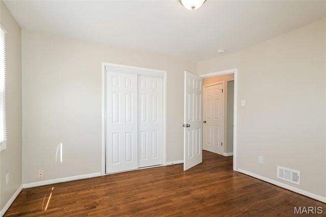 10117 Crown Point Drive, St Louis, MO 63136