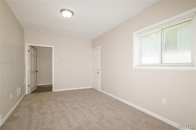 10117 Crown Point Drive, St Louis, MO 63136