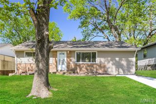 10117 Crown Point Drive, St Louis, MO 63136