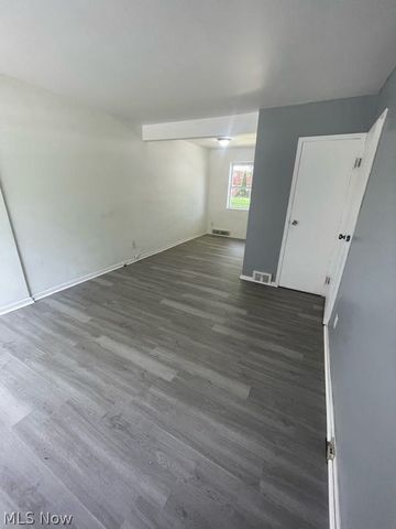 22651 Fox I, Euclid, OH 44123
