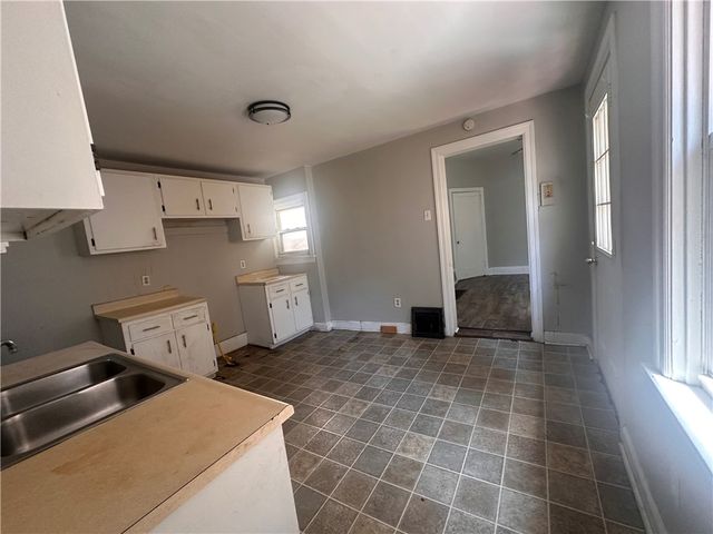 1203 4th Ave, Beaver Falls, PA 15010