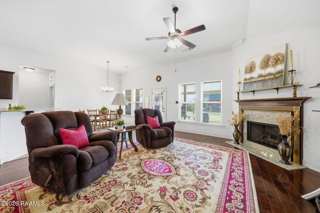 124 Raven Cliff Lane, Broussard, LA 70518