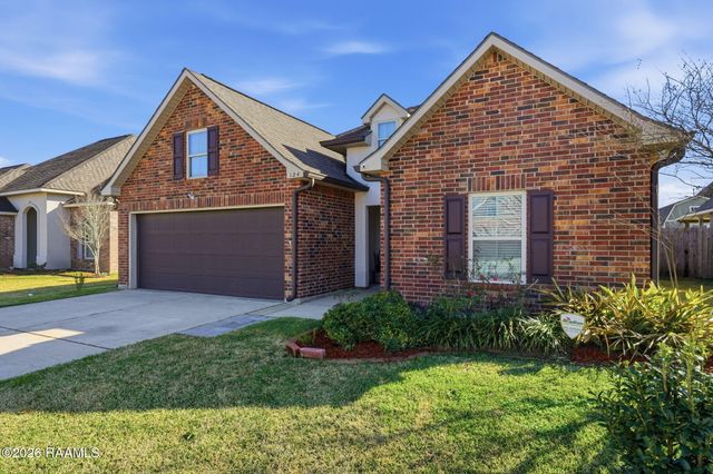 124 Raven Cliff Lane, Broussard, LA 70518