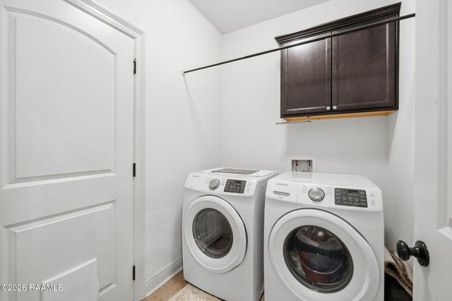 124 Raven Cliff Lane, Broussard, LA 70518