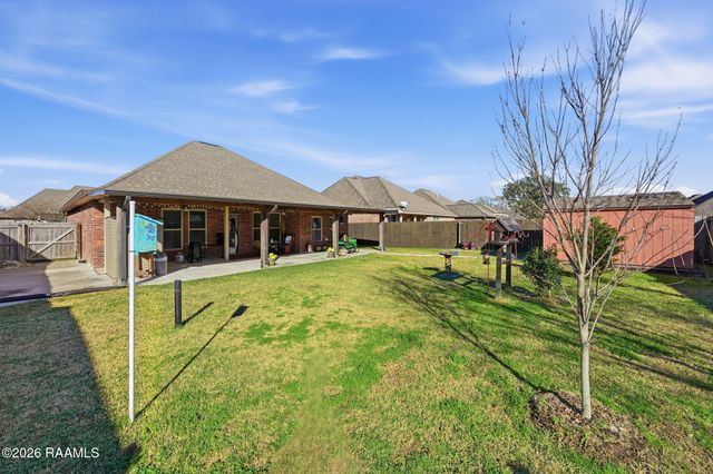 124 Raven Cliff Lane, Broussard, LA 70518