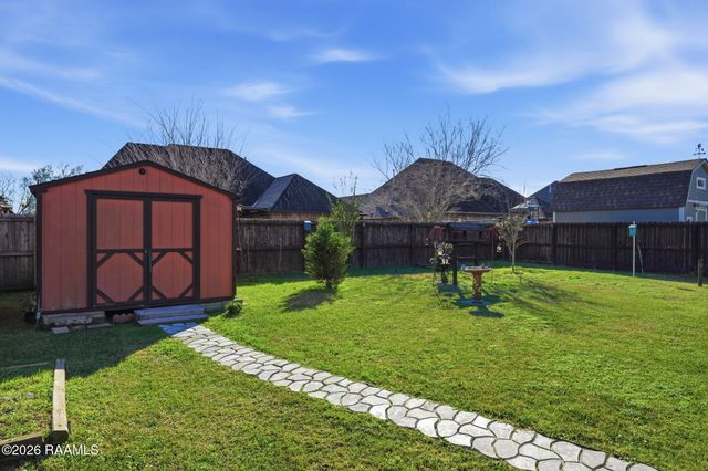 124 Raven Cliff Lane, Broussard, LA 70518