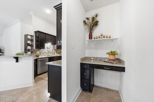 124 Raven Cliff Lane, Broussard, LA 70518