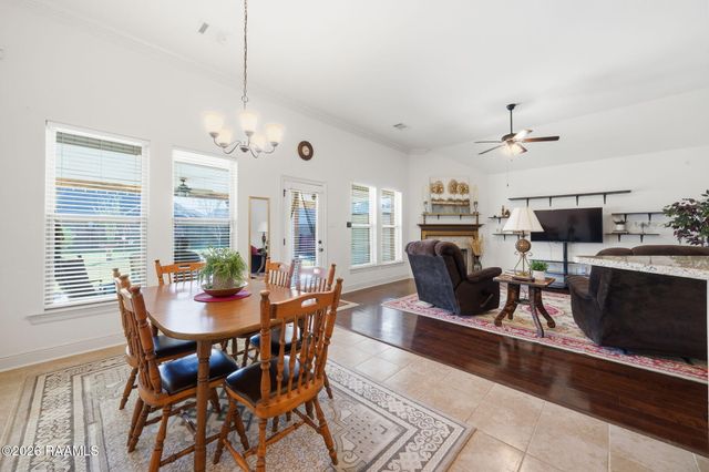 124 Raven Cliff Lane, Broussard, LA 70518