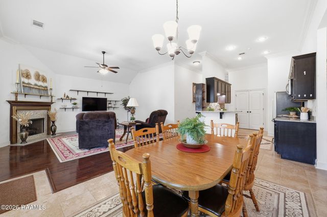 124 Raven Cliff Lane, Broussard, LA 70518