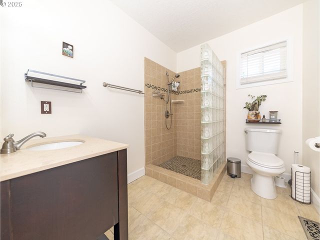 64977 NEHALEM Hwy, Vernonia, OR 97064