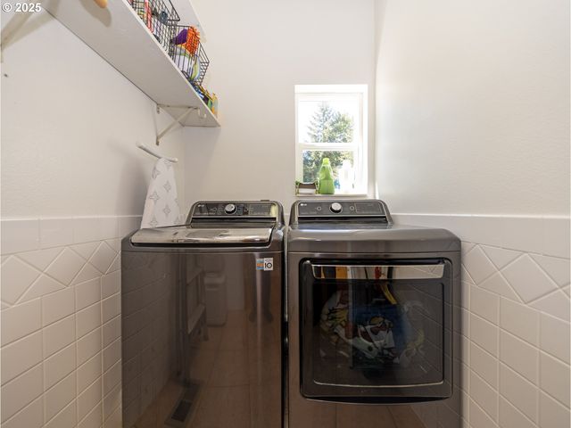 64977 NEHALEM Hwy, Vernonia, OR 97064