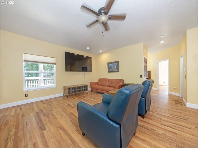 64977 NEHALEM Hwy, Vernonia, OR 97064