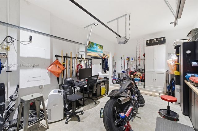 6320 S Station Sq, Davie, FL 33314