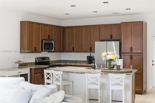 6320 S Station Sq, Davie, FL 33314