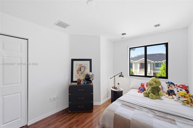 6320 S Station Sq, Davie, FL 33314