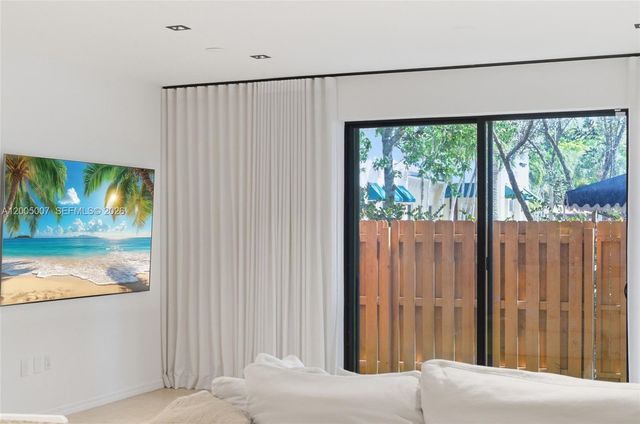 6320 S Station Sq, Davie, FL 33314