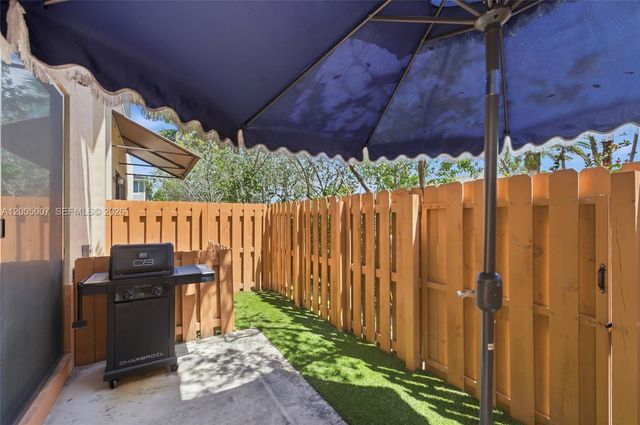 6320 S Station Sq, Davie, FL 33314