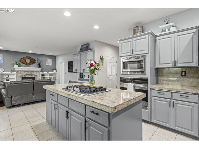 8560 Sw 151ST Pl, Beaverton, OR 97007