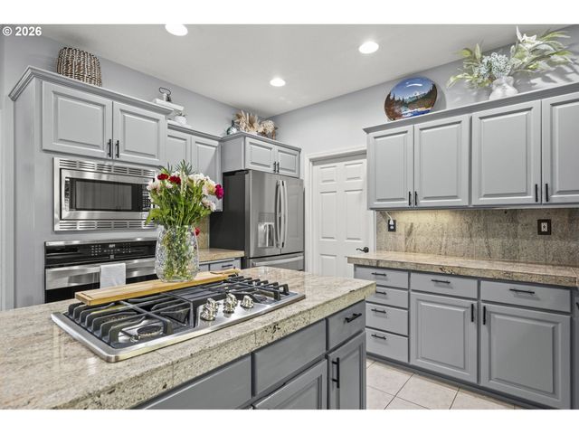 8560 Sw 151ST Pl, Beaverton, OR 97007