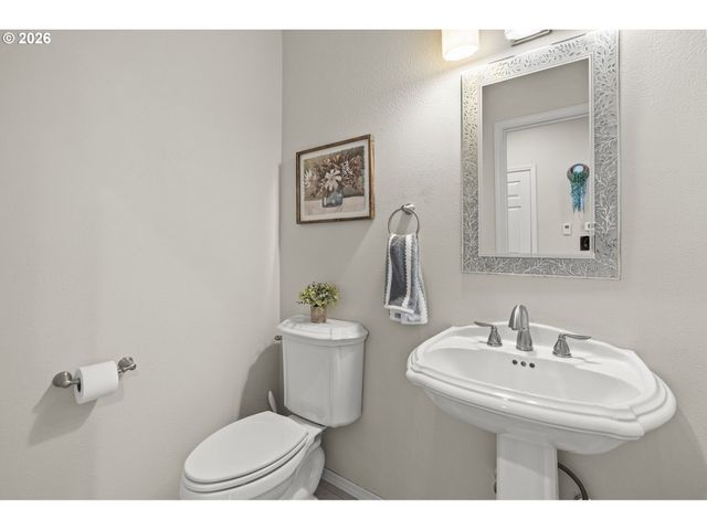 8560 Sw 151ST Pl, Beaverton, OR 97007