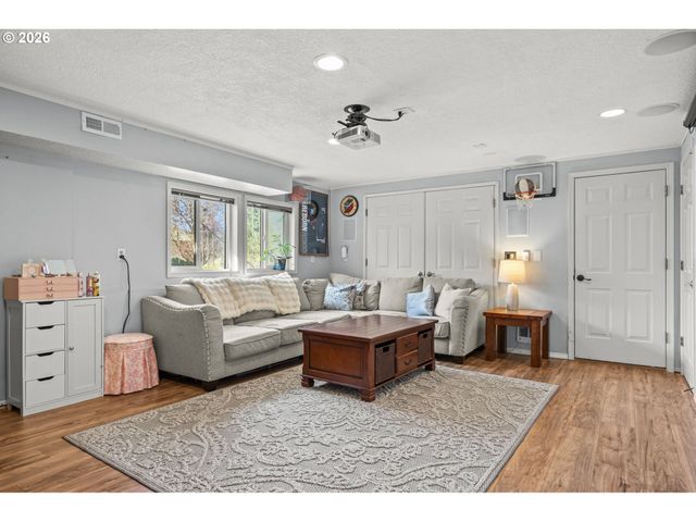 8560 Sw 151ST Pl, Beaverton, OR 97007