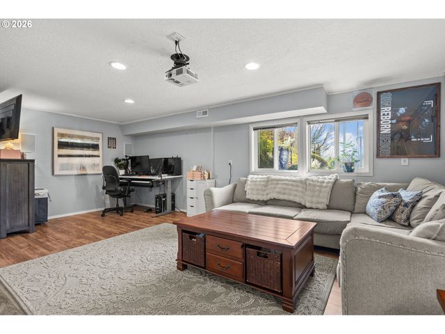 8560 Sw 151ST Pl, Beaverton, OR 97007