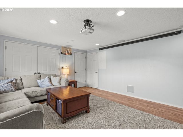 8560 Sw 151ST Pl, Beaverton, OR 97007