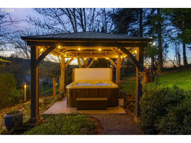 8560 Sw 151ST Pl, Beaverton, OR 97007