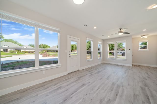 6506 Park Place Drive, Richland Hills, TX 76118