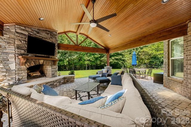10704 Waxhaw Manor Drive, Waxhaw, NC 28173