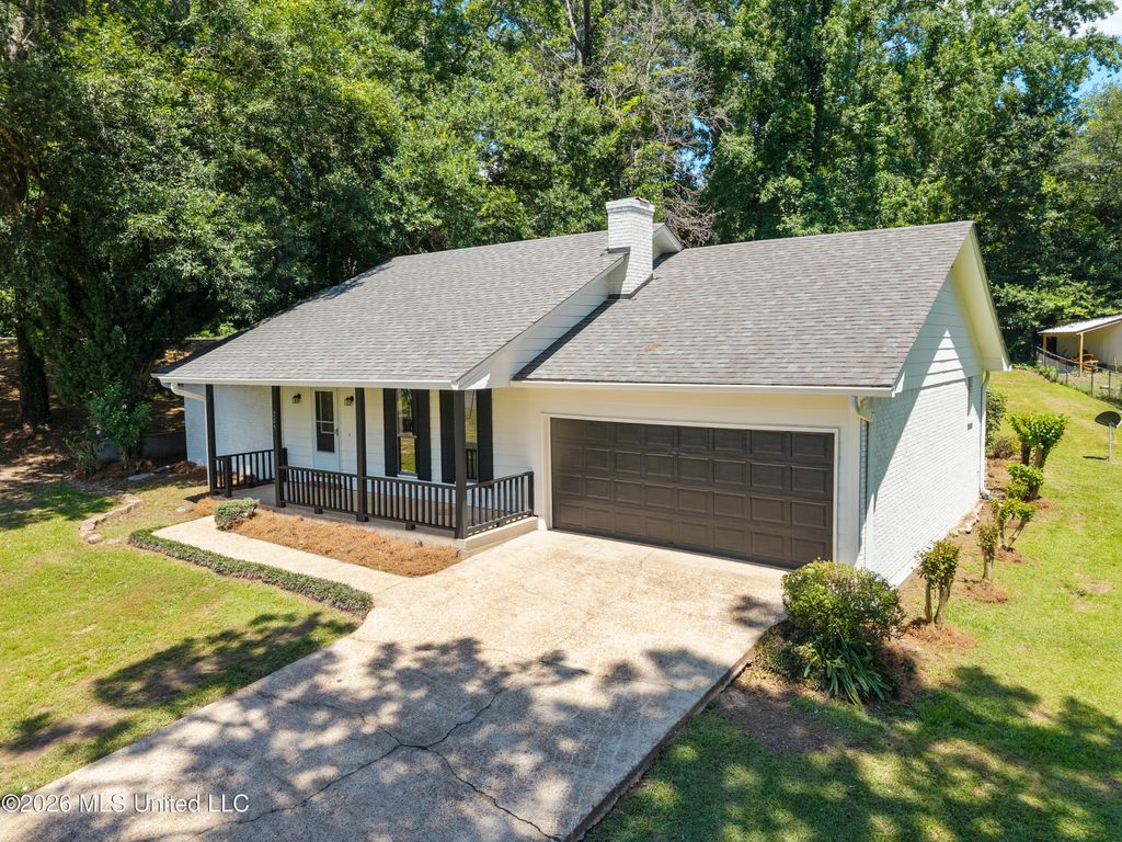 205 Sunset Drive, Petal, MS 39465