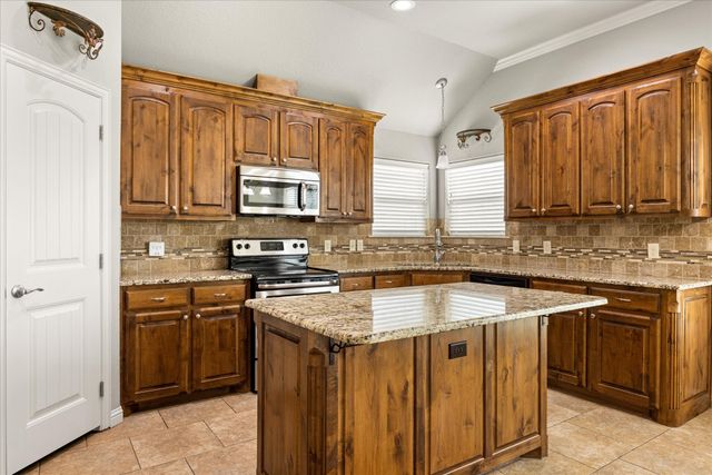 107 Donna Circle, Granbury, TX 76049