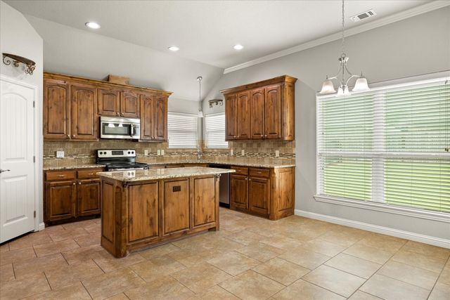 107 Donna Circle, Granbury, TX 76049