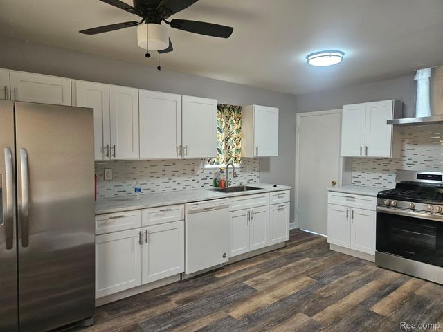 4245 Kiefer Avenue, Warren, MI 48091