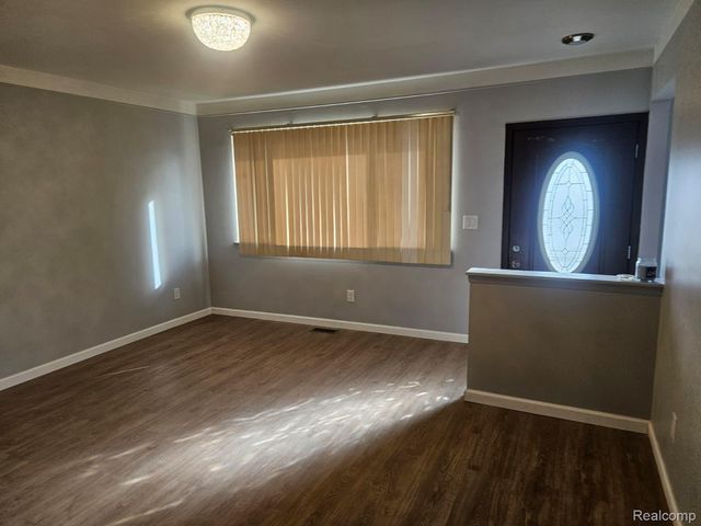 4245 Kiefer Avenue, Warren, MI 48091