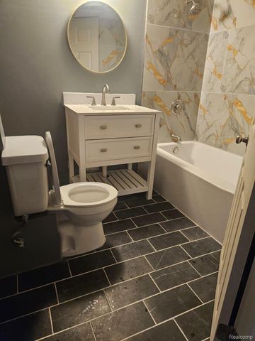 4245 Kiefer Avenue, Warren, MI 48091