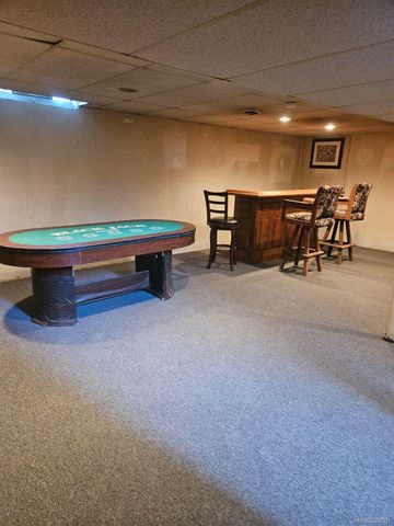 4245 Kiefer Avenue, Warren, MI 48091