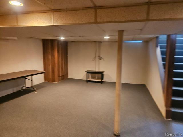 4245 Kiefer Avenue, Warren, MI 48091